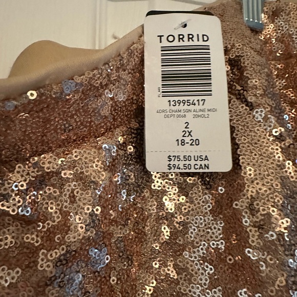 NWT Torrid SIZE 2 Gold Sequin A-line midi skirt - Picture 4 of 10